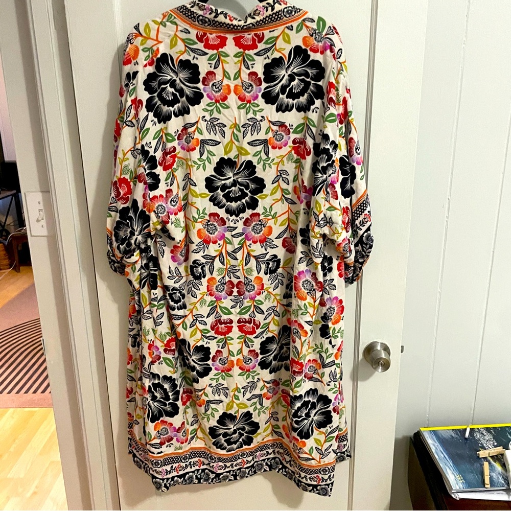 Cynthia Rowley Woman Floral Print Reversible Wrap, Size 1X, like new - Picture 3 of 5